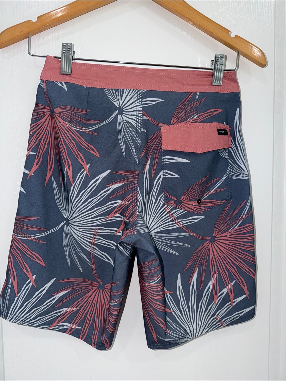 RVCA Men’s Slate Blue Floral Hybrid Shorts with Rose Trim size 26” boardshorts - Picture 6 of 7